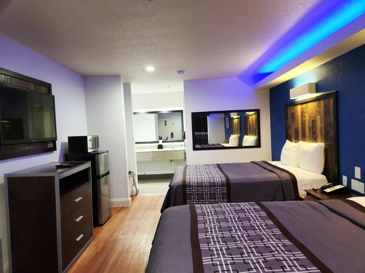 Express Inn Томбол Екстер'єр фото