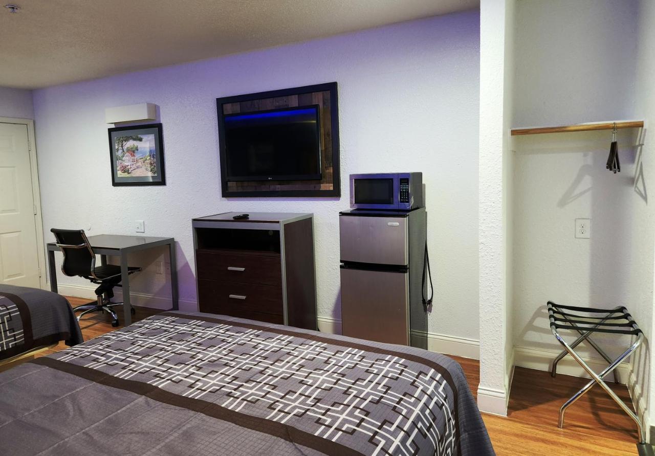 Express Inn Томбол Екстер'єр фото