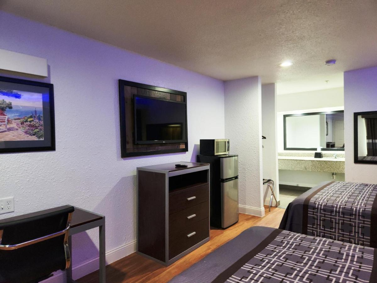 Express Inn Томбол Екстер'єр фото