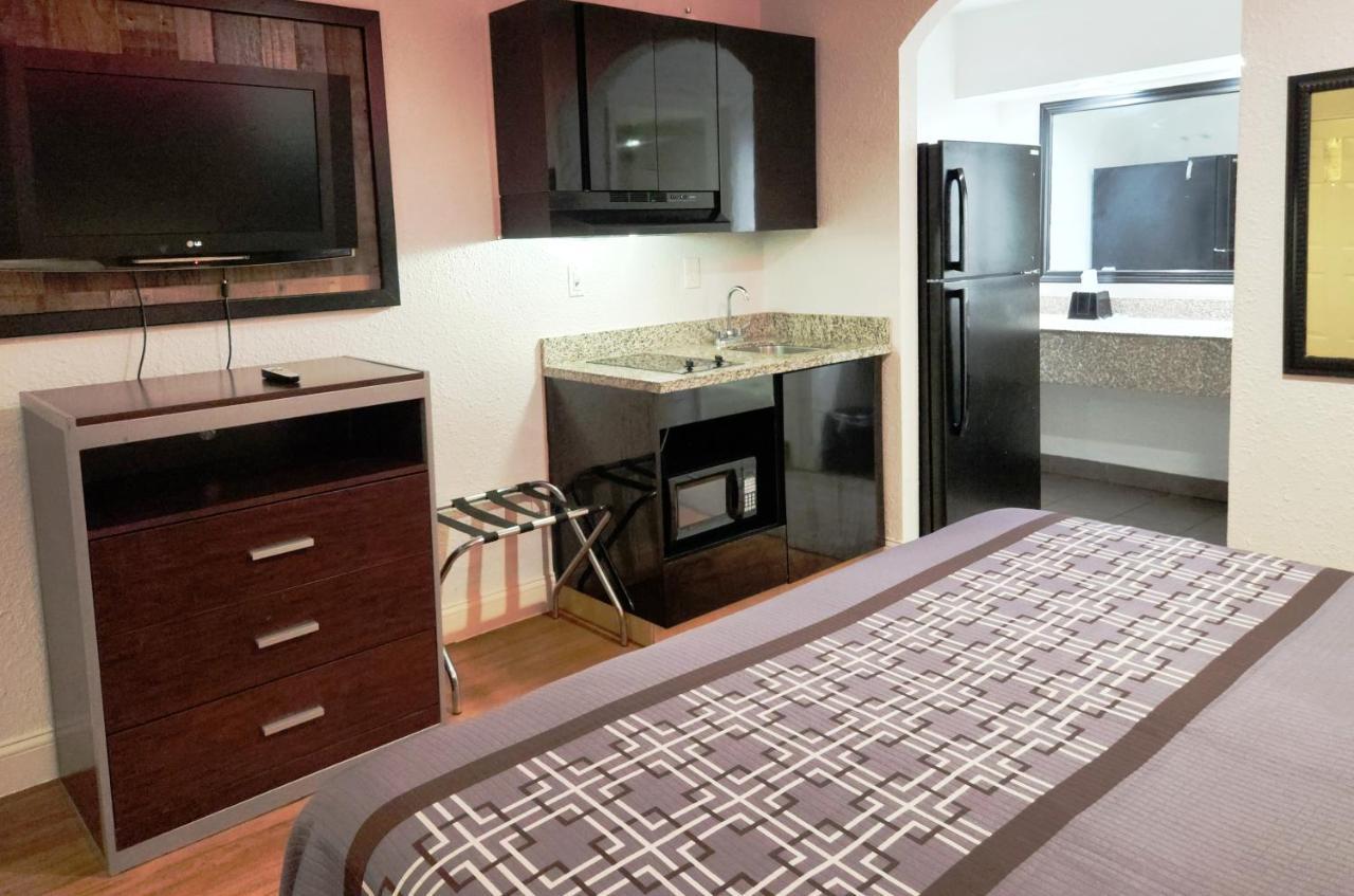 Express Inn Томбол Екстер'єр фото