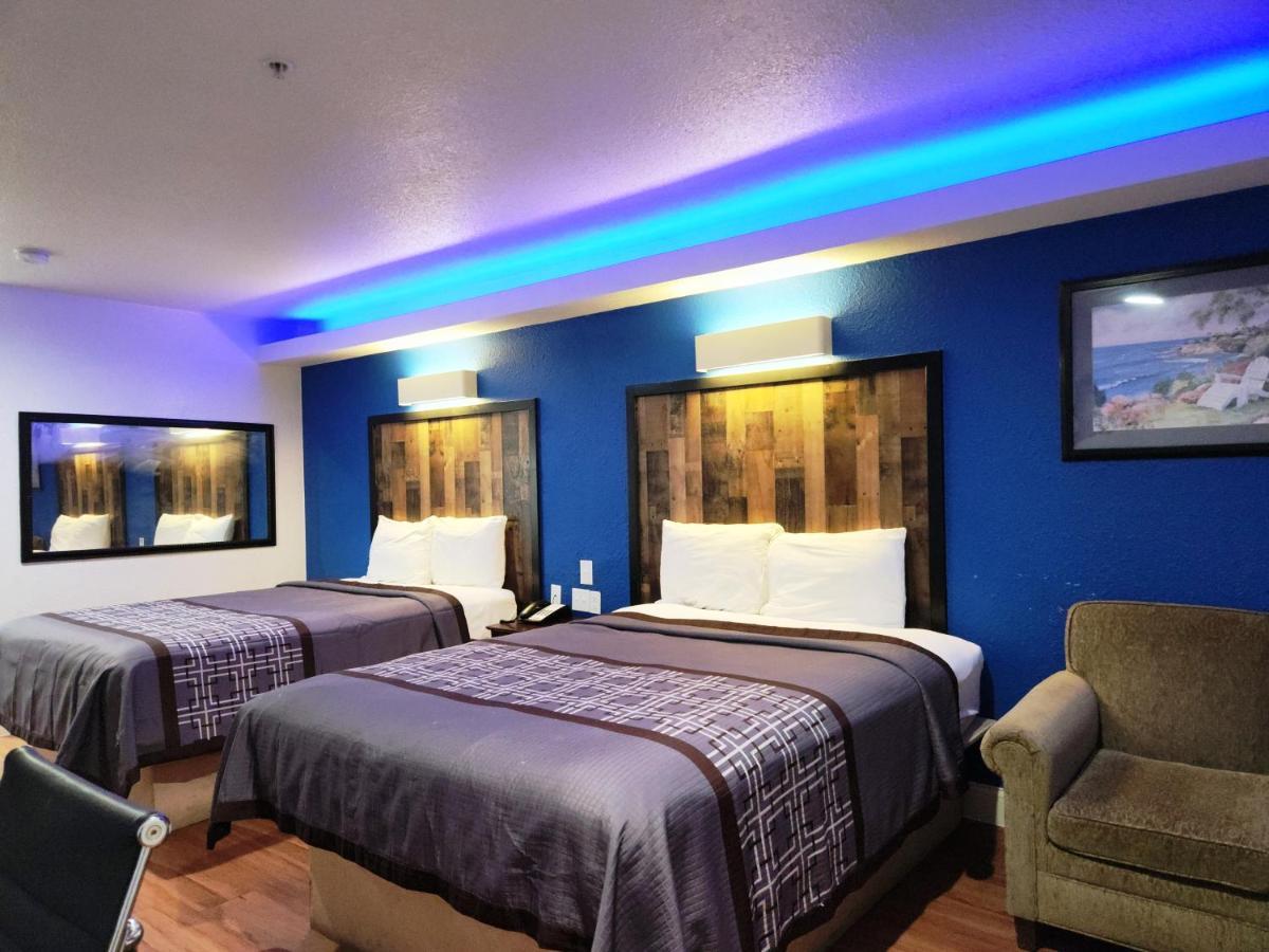 Express Inn Томбол Екстер'єр фото