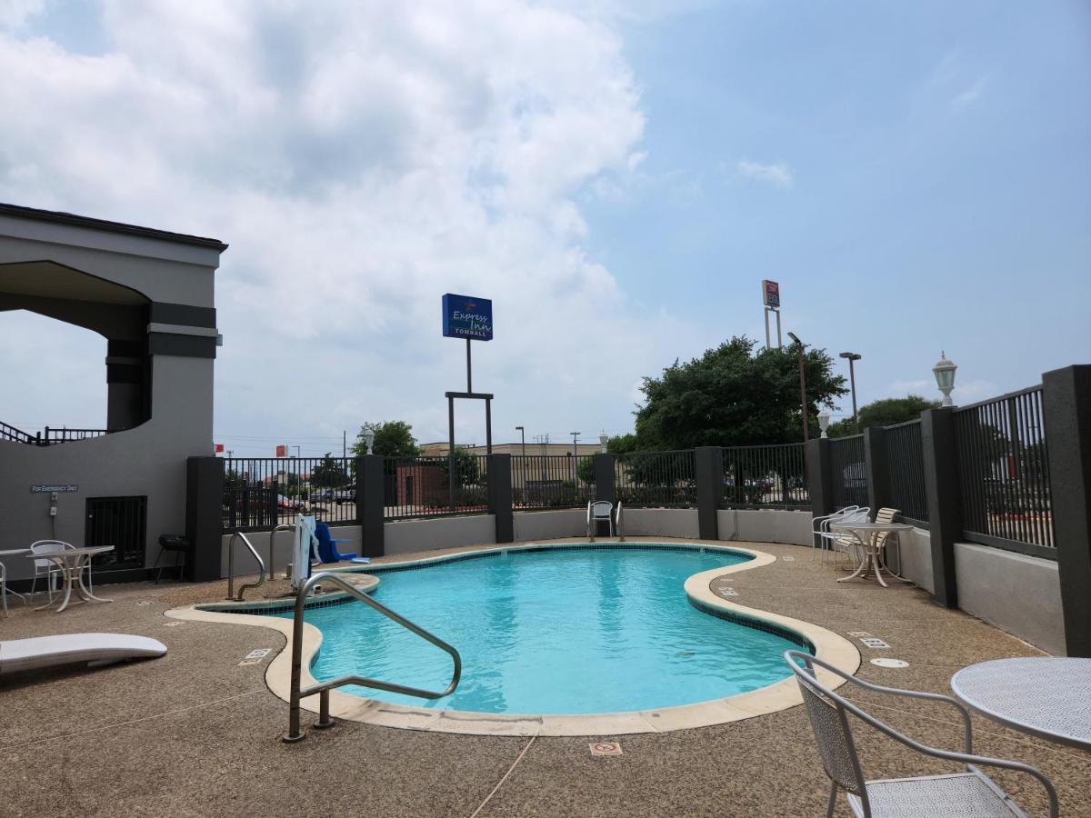 Express Inn Томбол Екстер'єр фото